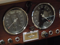 Tachometer Aston Martin