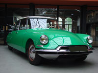 Citroën DS die Göttin in grün