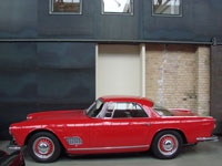 roter Maserati 3500 GL Oldtimer
